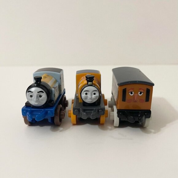 Lot of 9 Fisher Price Thomas and Friends Minis Train Engines - Picture 12 of 16